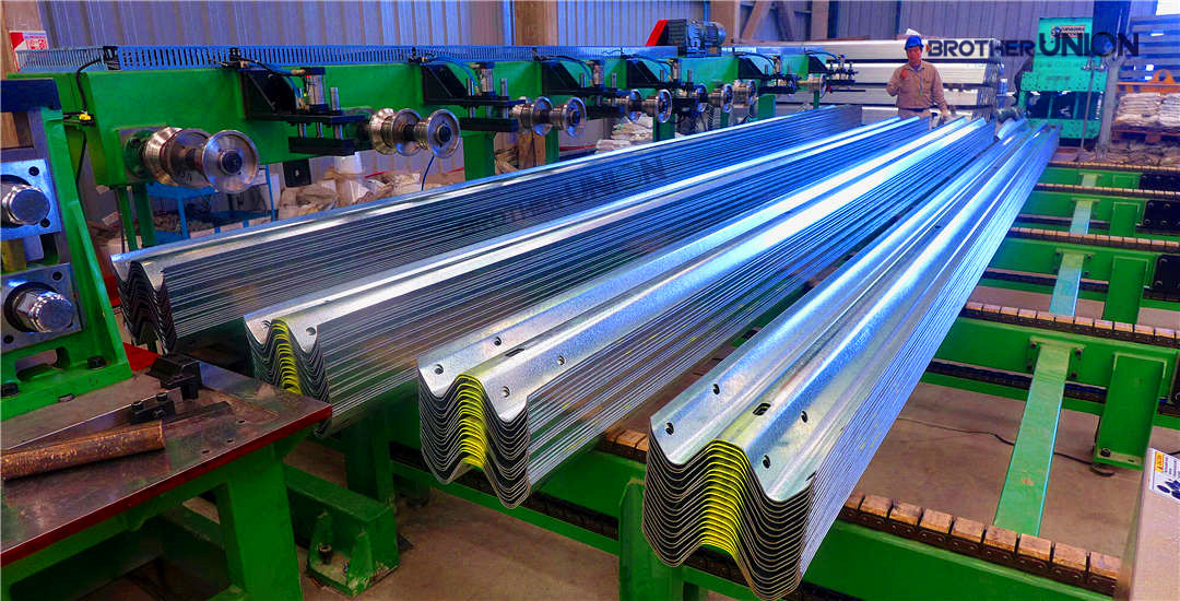 Система укладки в дорожном барьерной линии формовочной линии